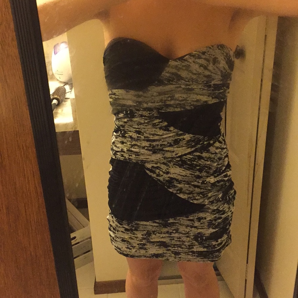 Dress - Picture 3 of 3